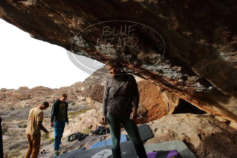 Bouldering in Hueco Tanks on 01/08/2020 with Blue Lizard Climbing and Yoga

Filename: SRM_20200108_1653310.jpg
Aperture: f/6.3
Shutter Speed: 1/320
Body: Canon EOS-1D Mark II
Lens: Canon EF 16-35mm f/2.8 L