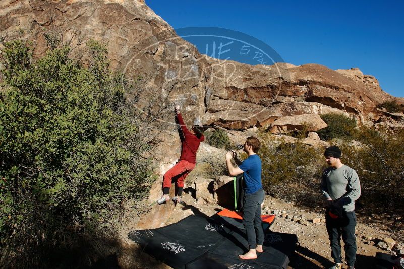 Bouldering in Hueco Tanks on 01/12/2020 with Blue Lizard Climbing and Yoga

Filename: SRM_20200112_1029260.jpg
Aperture: f/8.0
Shutter Speed: 1/320
Body: Canon EOS-1D Mark II
Lens: Canon EF 16-35mm f/2.8 L