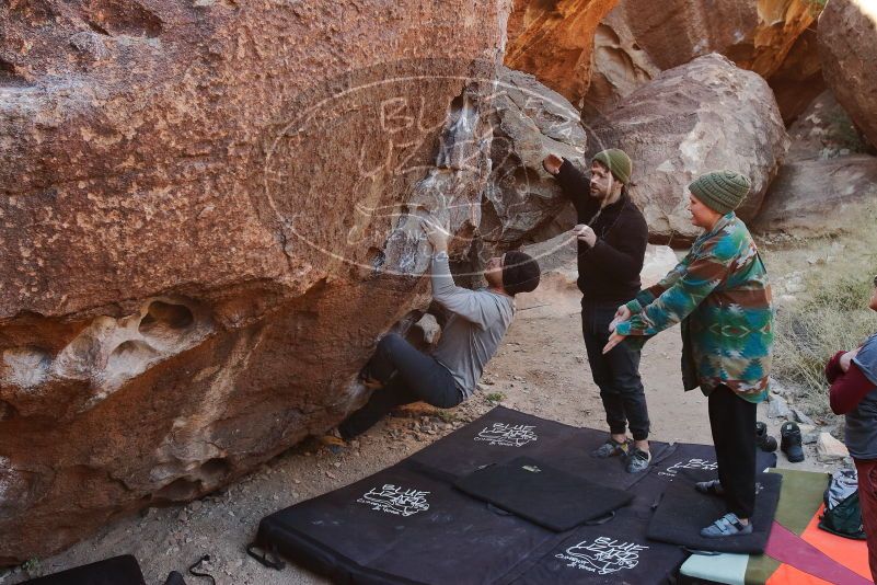 Bouldering in Hueco Tanks on 01/12/2020 with Blue Lizard Climbing and Yoga

Filename: SRM_20200112_1106340.jpg
Aperture: f/5.6
Shutter Speed: 1/250
Body: Canon EOS-1D Mark II
Lens: Canon EF 16-35mm f/2.8 L