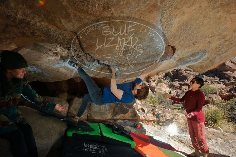 Bouldering in Hueco Tanks on 01/12/2020 with Blue Lizard Climbing and Yoga

Filename: SRM_20200112_1413190.jpg
Aperture: f/8.0
Shutter Speed: 1/250
Body: Canon EOS-1D Mark II
Lens: Canon EF 16-35mm f/2.8 L