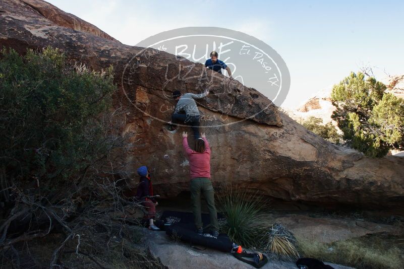 Bouldering in Hueco Tanks on 01/12/2020 with Blue Lizard Climbing and Yoga

Filename: SRM_20200112_1558270.jpg
Aperture: f/8.0
Shutter Speed: 1/250
Body: Canon EOS-1D Mark II
Lens: Canon EF 16-35mm f/2.8 L