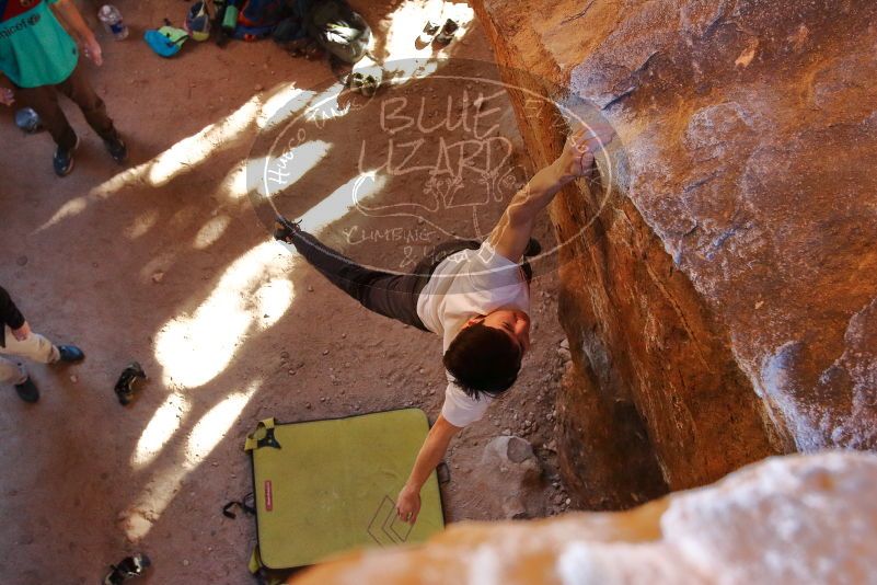 Bouldering in Hueco Tanks on 01/18/2020 with Blue Lizard Climbing and Yoga

Filename: SRM_20200118_1604180.jpg
Aperture: f/4.5
Shutter Speed: 1/250
Body: Canon EOS-1D Mark II
Lens: Canon EF 16-35mm f/2.8 L