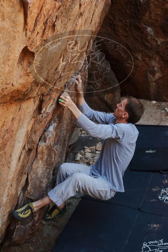 Bouldering in Hueco Tanks on 01/19/2020 with Blue Lizard Climbing and Yoga

Filename: SRM_20200119_1241180.jpg
Aperture: f/5.6
Shutter Speed: 1/250
Body: Canon EOS-1D Mark II
Lens: Canon EF 50mm f/1.8 II