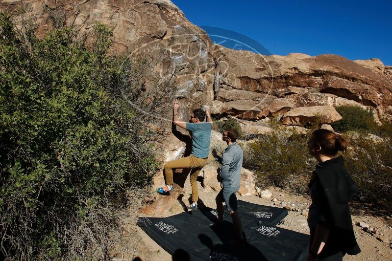 Bouldering in Hueco Tanks on 01/26/2020 with Blue Lizard Climbing and Yoga

Filename: SRM_20200126_1055400.jpg
Aperture: f/8.0
Shutter Speed: 1/400
Body: Canon EOS-1D Mark II
Lens: Canon EF 16-35mm f/2.8 L