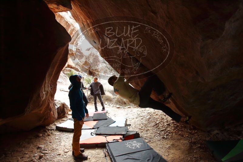 Bouldering in Hueco Tanks on 01/27/2020 with Blue Lizard Climbing and Yoga

Filename: SRM_20200127_1214130.jpg
Aperture: f/5.6
Shutter Speed: 1/250
Body: Canon EOS-1D Mark II
Lens: Canon EF 16-35mm f/2.8 L