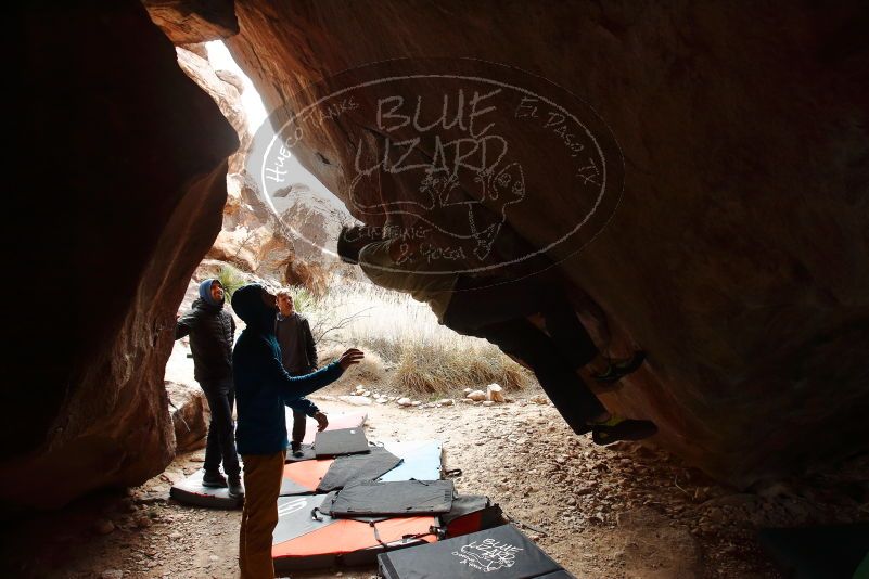 Bouldering in Hueco Tanks on 01/27/2020 with Blue Lizard Climbing and Yoga

Filename: SRM_20200127_1214170.jpg
Aperture: f/6.3
Shutter Speed: 1/250
Body: Canon EOS-1D Mark II
Lens: Canon EF 16-35mm f/2.8 L