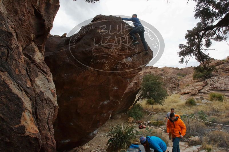 Bouldering in Hueco Tanks on 01/27/2020 with Blue Lizard Climbing and Yoga

Filename: SRM_20200127_1503350.jpg
Aperture: f/11.0
Shutter Speed: 1/250
Body: Canon EOS-1D Mark II
Lens: Canon EF 16-35mm f/2.8 L