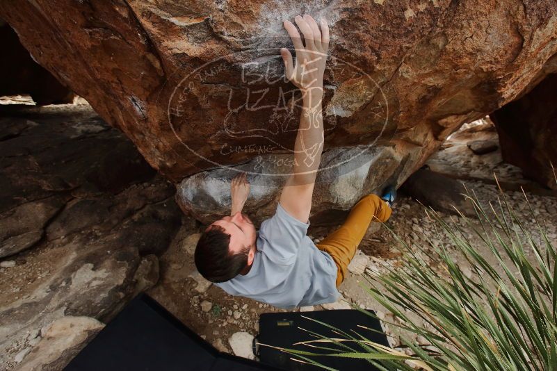 Bouldering in Hueco Tanks on 01/27/2020 with Blue Lizard Climbing and Yoga

Filename: SRM_20200127_1507230.jpg
Aperture: f/7.1
Shutter Speed: 1/250
Body: Canon EOS-1D Mark II
Lens: Canon EF 16-35mm f/2.8 L