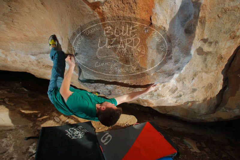 Bouldering in Hueco Tanks on 01/29/2020 with Blue Lizard Climbing and Yoga

Filename: SRM_20200129_1648400.jpg
Aperture: f/8.0
Shutter Speed: 1/250
Body: Canon EOS-1D Mark II
Lens: Canon EF 16-35mm f/2.8 L