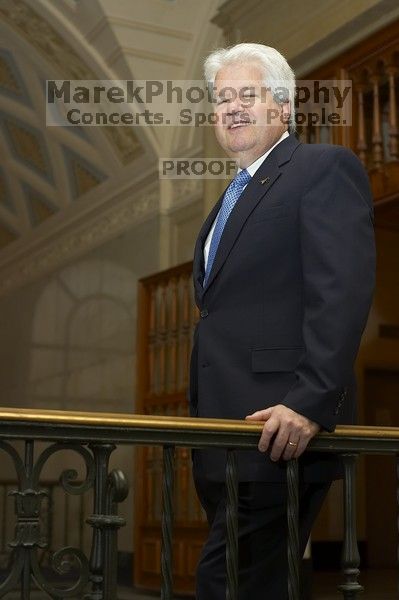 Portrait of UT Vice President and Chief Financial Officer Kevin Hegarty.

Filename: SRM_20061211_0910229.jpg
Aperture: f/3.5
Shutter Speed: 1/200
Body: Canon EOS-1D Mark II
Lens: Canon EF 50mm f/1.8 II