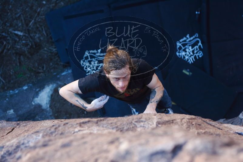 Bouldering in Hueco Tanks on 02/08/2020 with Blue Lizard Climbing and Yoga

Filename: SRM_20200208_1244030.jpg
Aperture: f/2.8
Shutter Speed: 1/250
Body: Canon EOS-1D Mark II
Lens: Canon EF 50mm f/1.8 II