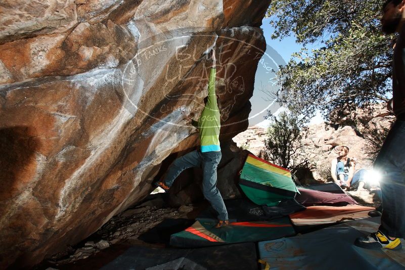 Bouldering in Hueco Tanks on 02/14/2020 with Blue Lizard Climbing and Yoga

Filename: SRM_20200214_1258120.jpg
Aperture: f/8.0
Shutter Speed: 1/250
Body: Canon EOS-1D Mark II
Lens: Canon EF 16-35mm f/2.8 L