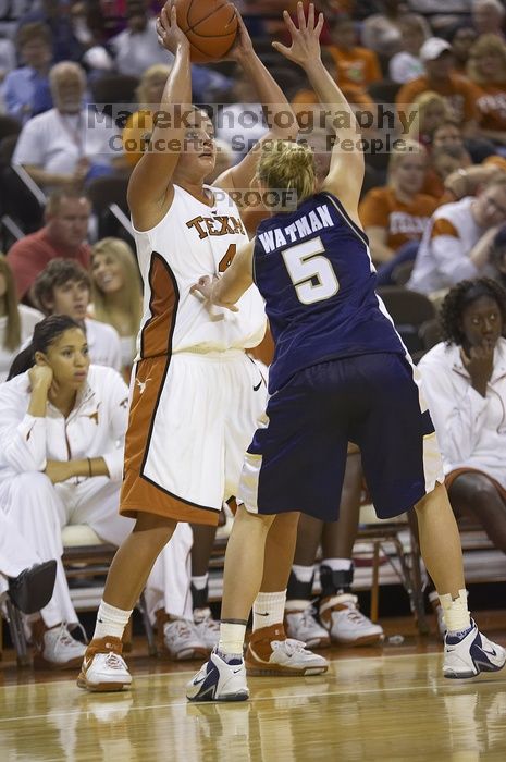 Guard Erika Arriaran, #4.  The lady longhorns defeated the Oral Roberts University's (ORU) Golden Eagles 79-40 Saturday night.

Filename: SRM_20061125_1349403.jpg
Aperture: f/2.8
Shutter Speed: 1/400
Body: Canon EOS-1D Mark II
Lens: Canon EF 80-200mm f/2.8 L