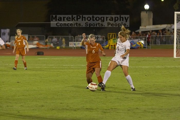 Greta Carter, #6.  The lady longhorns beat Texas A&M 1-0 in soccer Friday night.

Filename: SRM_20061027_1938245.jpg
Aperture: f/4.0
Shutter Speed: 1/640
Body: Canon EOS 20D
Lens: Canon EF 80-200mm f/2.8 L