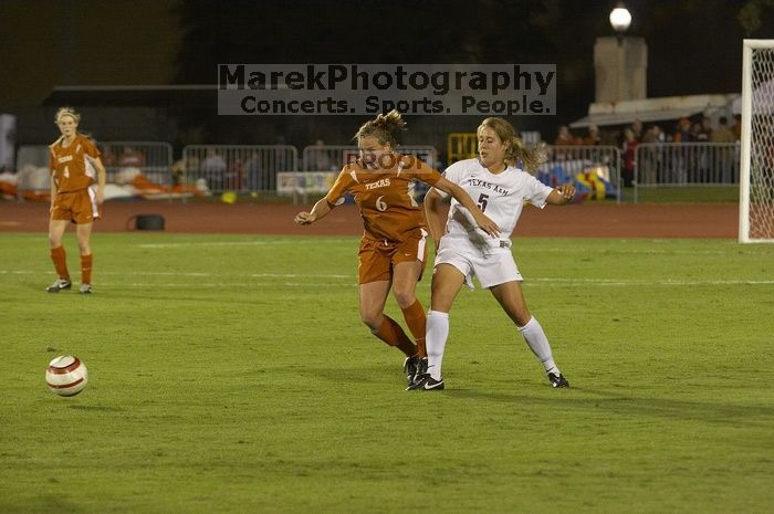 Greta Carter, #6.  The lady longhorns beat Texas A&M 1-0 in soccer Friday night.

Filename: SRM_20061027_1938266.jpg
Aperture: f/4.0
Shutter Speed: 1/640
Body: Canon EOS 20D
Lens: Canon EF 80-200mm f/2.8 L