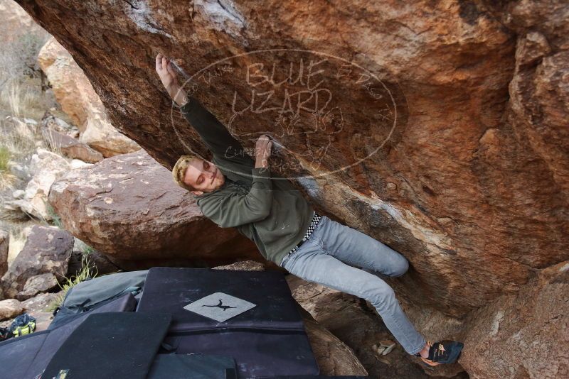 Bouldering in Hueco Tanks on 02/21/2020 with Blue Lizard Climbing and Yoga

Filename: SRM_20200221_1809080.jpg
Aperture: f/4.0
Shutter Speed: 1/250
Body: Canon EOS-1D Mark II
Lens: Canon EF 16-35mm f/2.8 L