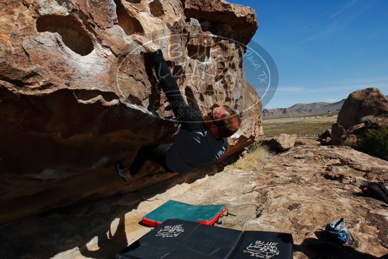 Bouldering in Hueco Tanks on 03/06/2020 with Blue Lizard Climbing and Yoga

Filename: SRM_20200306_1119200.jpg
Aperture: f/7.1
Shutter Speed: 1/400
Body: Canon EOS-1D Mark II
Lens: Canon EF 16-35mm f/2.8 L