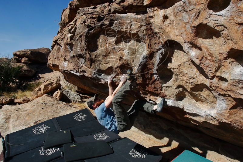 Bouldering in Hueco Tanks on 03/06/2020 with Blue Lizard Climbing and Yoga

Filename: SRM_20200306_1121540.jpg
Aperture: f/8.0
Shutter Speed: 1/400
Body: Canon EOS-1D Mark II
Lens: Canon EF 16-35mm f/2.8 L