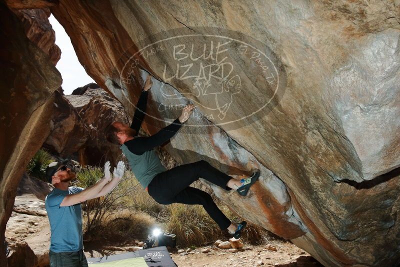 Bouldering in Hueco Tanks on 03/06/2020 with Blue Lizard Climbing and Yoga

Filename: SRM_20200306_1241270.jpg
Aperture: f/8.0
Shutter Speed: 1/250
Body: Canon EOS-1D Mark II
Lens: Canon EF 16-35mm f/2.8 L