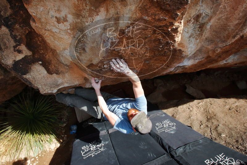 Bouldering in Hueco Tanks on 03/06/2020 with Blue Lizard Climbing and Yoga

Filename: SRM_20200306_1411100.jpg
Aperture: f/8.0
Shutter Speed: 1/320
Body: Canon EOS-1D Mark II
Lens: Canon EF 16-35mm f/2.8 L