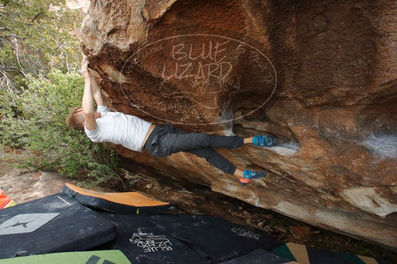 Bouldering in Hueco Tanks on 03/15/2020 with Blue Lizard Climbing and Yoga

Filename: SRM_20200315_1711210.jpg
Aperture: f/8.0
Shutter Speed: 1/250
Body: Canon EOS-1D Mark II
Lens: Canon EF 16-35mm f/2.8 L