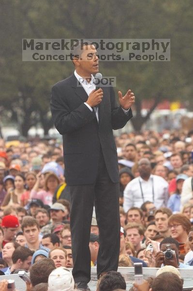 Obama speaking to a crowd of over 20,000 supporters at The Barack Obama "Kick-Ass" Rally--the Obama for president, 2008, rally, held in Austin, Friday, February 23, 2007.

Filename: SRM_20070223_1521221.jpg
Aperture: f/4.5
Shutter Speed: 1/320
Body: Canon EOS 20D
Lens: Canon EF 80-200mm f/2.8 L