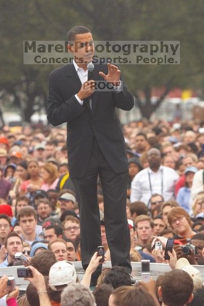 Obama speaking to a crowd of over 20,000 supporters at The Barack Obama "Kick-Ass" Rally--the Obama for president, 2008, rally, held in Austin, Friday, February 23, 2007.
Filename: SRM_20070223_1521368.jpg
Aperture: f/4.5
Shutter Speed: 1/320
Body: Canon EOS 20D
Lens: Canon EF 80-200mm f/2.8 L