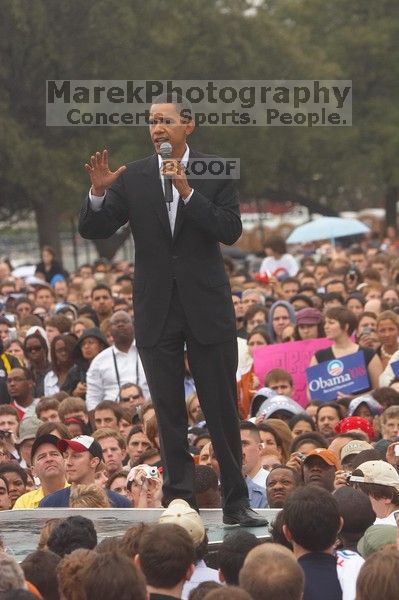 Obama speaking to a crowd of over 20,000 supporters at The Barack Obama "Kick-Ass" Rally--the Obama for president, 2008, rally, held in Austin, Friday, February 23, 2007.

Filename: SRM_20070223_1521582.jpg
Aperture: f/5.6
Shutter Speed: 1/320
Body: Canon EOS 20D
Lens: Canon EF 80-200mm f/2.8 L