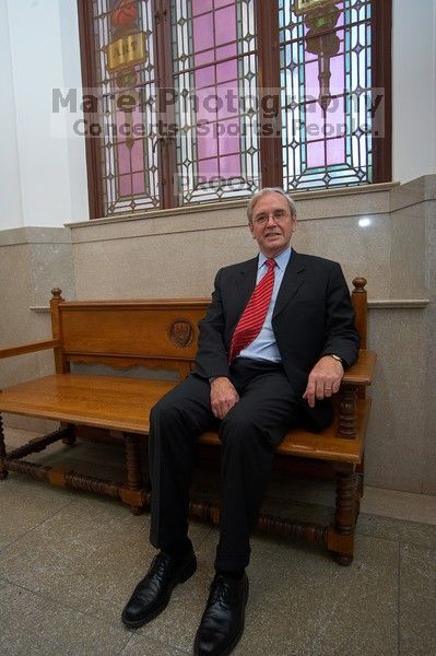 Portraits of UT Vice President of Research Dr Juan Sanchez.

Filename: SRM_20070227_1304169.jpg
Aperture: f/4.5
Shutter Speed: 1/250
Body: Canon EOS-1D Mark II
Lens: Sigma 15-30mm f/3.5-4.5 EX Aspherical DG DF