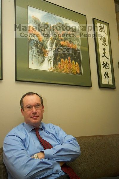 Portraits of UT Vice President of Information Technology Brian E Roberts.

Filename: SRM_20070226_0858301.jpg
Aperture: f/4.5
Shutter Speed: 1/250
Body: Canon EOS-1D Mark II
Lens: Sigma 15-30mm f/3.5-4.5 EX Aspherical DG DF