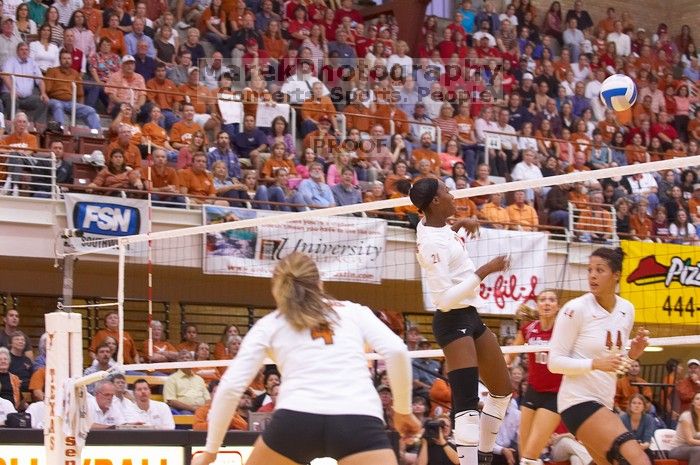 The Longhorns defeated the Huskers 3-0 on Wednesday night, October 24, 2007 at Gregory Gym.

Filename: SRM_20071024_1900207.jpg
Aperture: f/4.0
Shutter Speed: 1/200
Body: Canon EOS-1D Mark II
Lens: Canon EF 80-200mm f/2.8 L