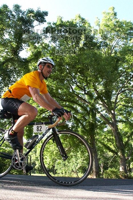 Tyson McGowan (bib #82) of Austin placed 7 in his age group (M 35-39) with an overall time of 01:44:00 at The Howdy Du duathlon in Berry Springs Park, Georgetown, Sunday July 6, 2008.
Filename: SRM_20080706_0840006.jpg
Aperture: f/6.3
Shutter Speed: 1/1000
Body: Canon EOS 20D
Lens: Canon EF 16-35mm f/2.8 L