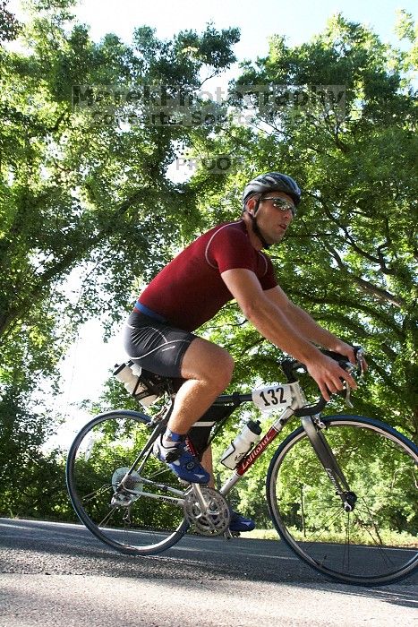 Richard Toy (bib #132) of Austin placed 6 in his age group (M 30-34) with an overall time of 01:46:40 at The Howdy Du duathlon in Berry Springs Park, Georgetown, Sunday July 6, 2008.

Filename: SRM_20080706_0841024.jpg
Aperture: f/6.3
Shutter Speed: 1/1000
Body: Canon EOS 20D
Lens: Canon EF 16-35mm f/2.8 L