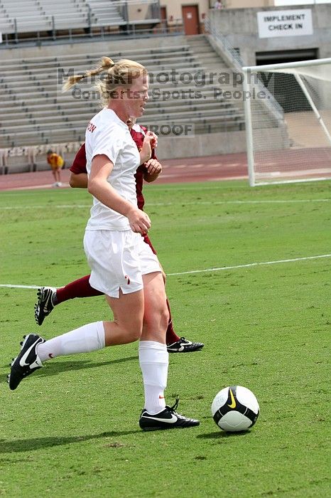 UT freshman Courtney Goodson (#7, Forward and Midfielder) in the second half. The University of Texas women's soccer team won 2-1 against the Iowa State Cyclones Sunday afternoon, October 5, 2008.
Filename: SRM_20081005_13455240.jpg
Aperture: f/5.0
Shutter Speed: 1/2000
Body: Canon EOS 20D
Lens: Canon EF 80-200mm f/2.8 L