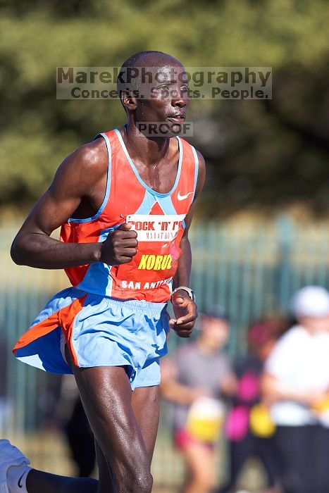 The first annual San Antonio Rock and Roll Marathon, Sunday, November 16, 2008.

Filename: SRM_20081116_09595020.jpg
Aperture: f/4.0
Shutter Speed: 1/1600
Body: Canon EOS-1D Mark II
Lens: Canon EF 300mm f/2.8 L IS