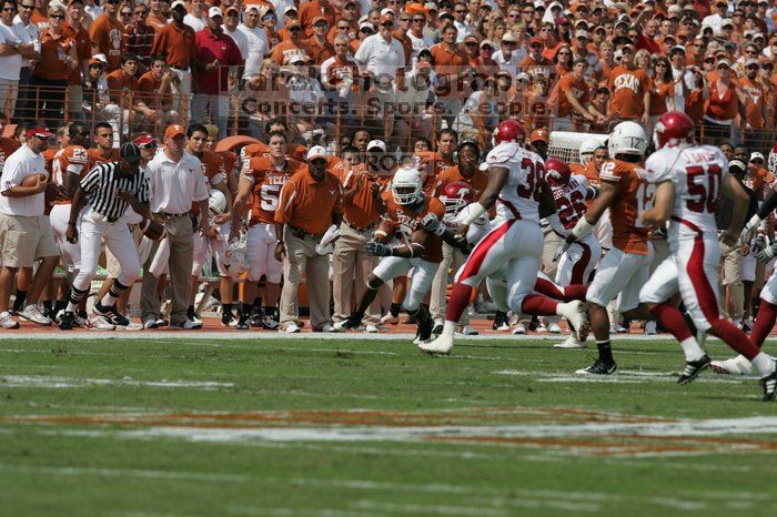 The University of Texas football team defeated the Arkansas Razorbacks with a score of 52-10 in Austin, TX on Saturday, September 27, 2008.

Filename: SRM_20080927_14384070.jpg
Aperture: f/5.6
Shutter Speed: 1/3200
Body: Canon EOS-1D Mark II
Lens: Canon EF 300mm f/2.8 L IS