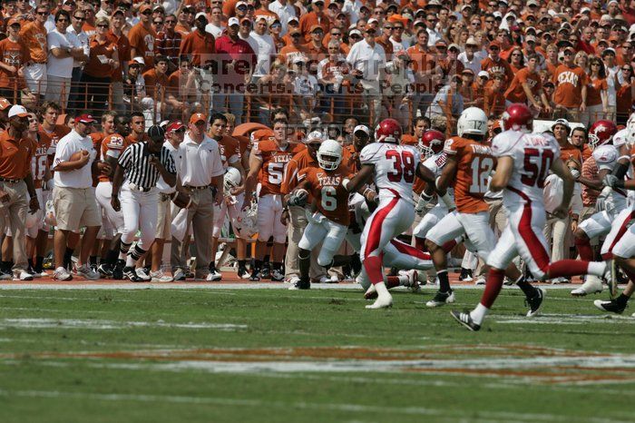 The University of Texas football team defeated the Arkansas Razorbacks with a score of 52-10 in Austin, TX on Saturday, September 27, 2008.

Filename: SRM_20080927_14384071.jpg
Aperture: f/5.6
Shutter Speed: 1/3200
Body: Canon EOS-1D Mark II
Lens: Canon EF 300mm f/2.8 L IS