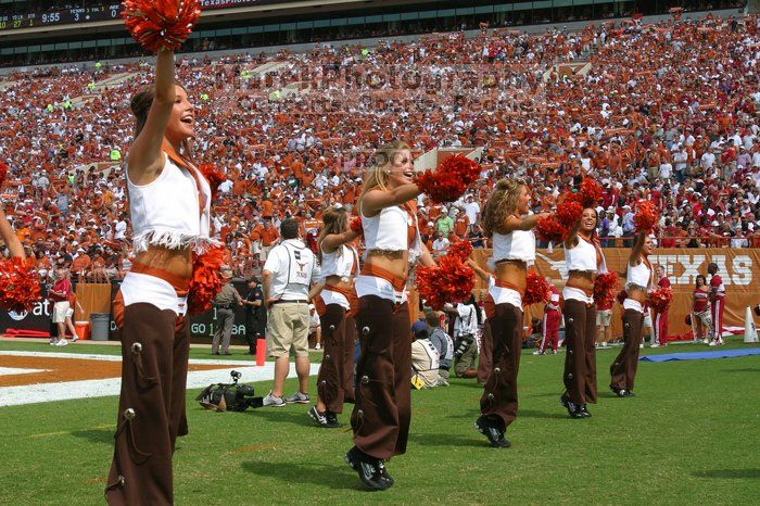 The University of Texas football team defeated the Arkansas Razorbacks with a score of 52-10 in Austin, TX on Saturday, September 27, 2008.

Filename: SRM_20080927_14531277.jpg
Aperture: f/8.0
Shutter Speed: 1/1000
Body: Canon EOS DIGITAL REBEL
Lens: Canon EF 16-35mm f/2.8 L