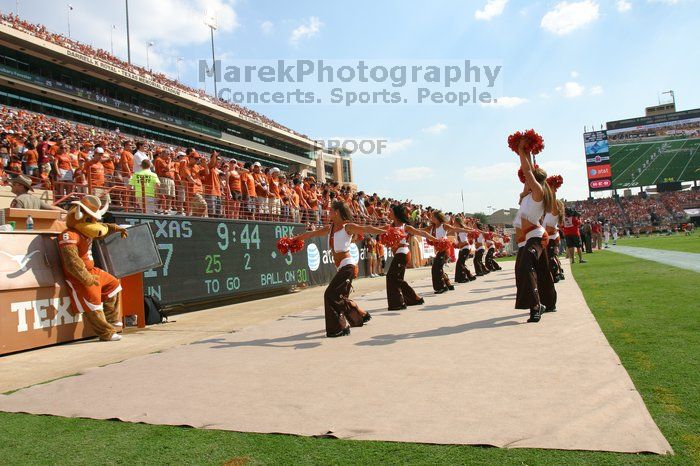 The University of Texas football team defeated the Arkansas Razorbacks with a score of 52-10 in Austin, TX on Saturday, September 27, 2008.

Filename: SRM_20080927_15325284.jpg
Aperture: f/6.3
Shutter Speed: 1/2000
Body: Canon EOS DIGITAL REBEL
Lens: Canon EF 16-35mm f/2.8 L