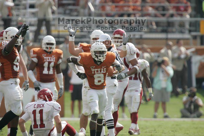 The University of Texas football team defeated the Arkansas Razorbacks with a score of 52-10 in Austin, TX on Saturday, September 27, 2008.

Filename: SRM_20080927_15462256.jpg
Aperture: f/5.6
Shutter Speed: 1/1250
Body: Canon EOS-1D Mark II
Lens: Canon EF 300mm f/2.8 L IS