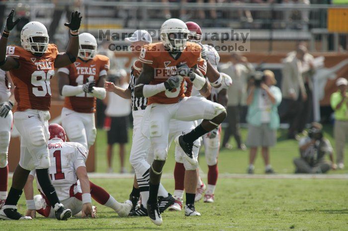 The University of Texas football team defeated the Arkansas Razorbacks with a score of 52-10 in Austin, TX on Saturday, September 27, 2008.

Filename: SRM_20080927_15462459.jpg
Aperture: f/5.6
Shutter Speed: 1/1250
Body: Canon EOS-1D Mark II
Lens: Canon EF 300mm f/2.8 L IS