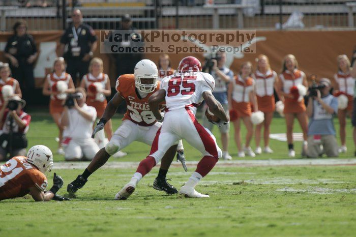 The University of Texas football team defeated the Arkansas Razorbacks with a score of 52-10 in Austin, TX on Saturday, September 27, 2008.

Filename: SRM_20080927_15465873.jpg
Aperture: f/5.6
Shutter Speed: 1/1250
Body: Canon EOS-1D Mark II
Lens: Canon EF 300mm f/2.8 L IS