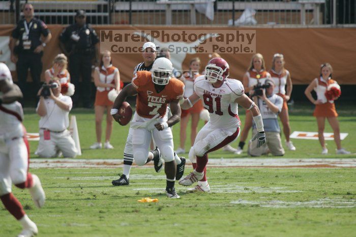 The University of Texas football team defeated the Arkansas Razorbacks with a score of 52-10 in Austin, TX on Saturday, September 27, 2008.

Filename: SRM_20080927_15505290.jpg
Aperture: f/5.6
Shutter Speed: 1/1250
Body: Canon EOS-1D Mark II
Lens: Canon EF 300mm f/2.8 L IS