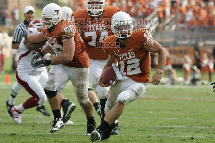 The University of Texas football team defeated the Arkansas Razorbacks with a score of 52-10 in Austin, TX on Saturday, September 27, 2008.

Filename: SRM_20080927_15584086.jpg
Aperture: f/5.6
Shutter Speed: 1/640
Body: Canon EOS-1D Mark II
Lens: Canon EF 300mm f/2.8 L IS