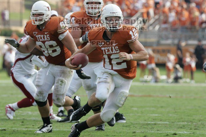 The University of Texas football team defeated the Arkansas Razorbacks with a score of 52-10 in Austin, TX on Saturday, September 27, 2008.

Filename: SRM_20080927_15584287.jpg
Aperture: f/5.6
Shutter Speed: 1/640
Body: Canon EOS-1D Mark II
Lens: Canon EF 300mm f/2.8 L IS