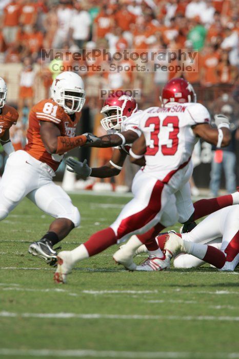 The University of Texas football team defeated the Arkansas Razorbacks with a score of 52-10 in Austin, TX on Saturday, September 27, 2008.

Filename: SRM_20080927_16341201.jpg
Aperture: f/5.0
Shutter Speed: 1/2000
Body: Canon EOS-1D Mark II
Lens: Canon EF 300mm f/2.8 L IS