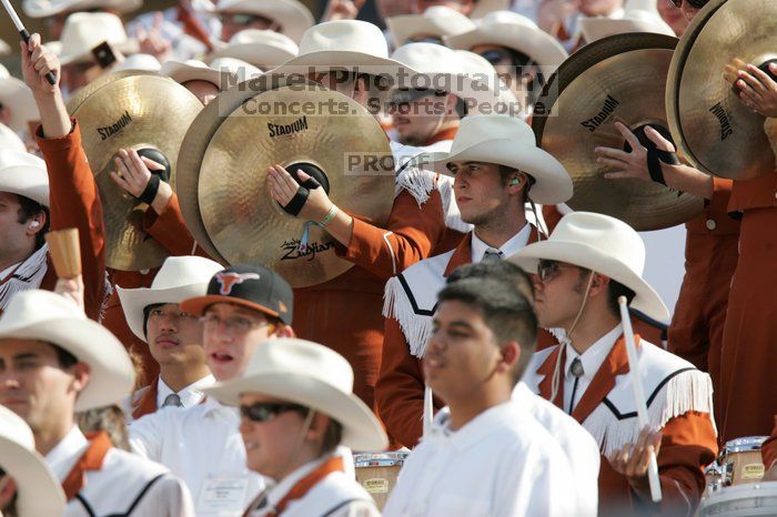 The University of Texas football team defeated the Arkansas Razorbacks with a score of 52-10 in Austin, TX on Saturday, September 27, 2008.

Filename: SRM_20080927_16525650.jpg
Aperture: f/5.6
Shutter Speed: 1/1000
Body: Canon EOS-1D Mark II
Lens: Canon EF 300mm f/2.8 L IS