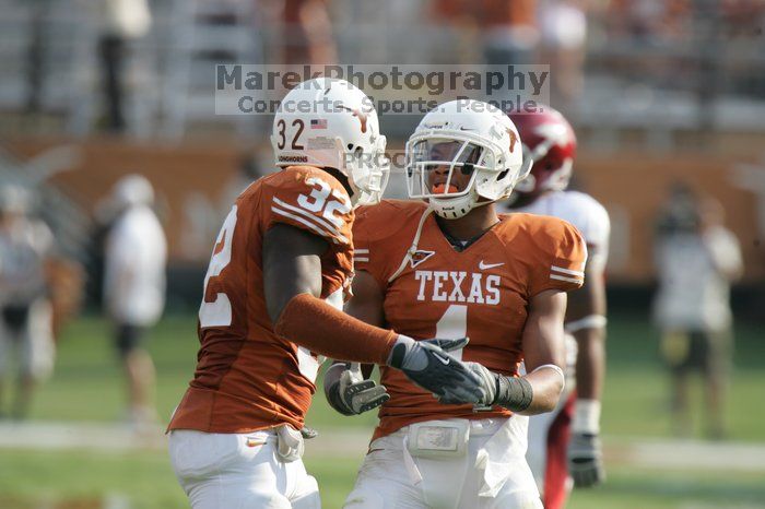 The University of Texas football team defeated the Arkansas Razorbacks with a score of 52-10 in Austin, TX on Saturday, September 27, 2008.

Filename: SRM_20080927_17035012.jpg
Aperture: f/5.6
Shutter Speed: 1/1000
Body: Canon EOS-1D Mark II
Lens: Canon EF 300mm f/2.8 L IS