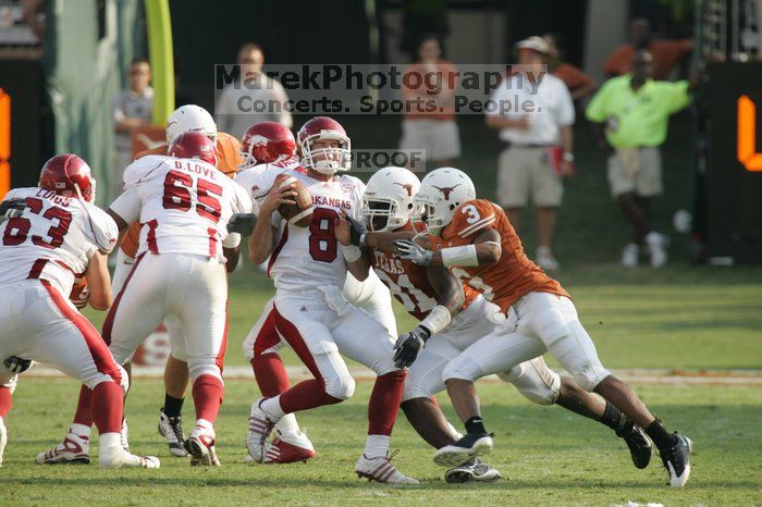 The University of Texas football team defeated the Arkansas Razorbacks with a score of 52-10 in Austin, TX on Saturday, September 27, 2008.

Filename: SRM_20080927_17152835.jpg
Aperture: f/5.6
Shutter Speed: 1/1000
Body: Canon EOS-1D Mark II
Lens: Canon EF 300mm f/2.8 L IS