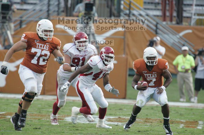 The University of Texas football team defeated the Arkansas Razorbacks with a score of 52-10 in Austin, TX on Saturday, September 27, 2008.

Filename: SRM_20080927_17300099.jpg
Aperture: f/5.6
Shutter Speed: 1/500
Body: Canon EOS-1D Mark II
Lens: Canon EF 300mm f/2.8 L IS